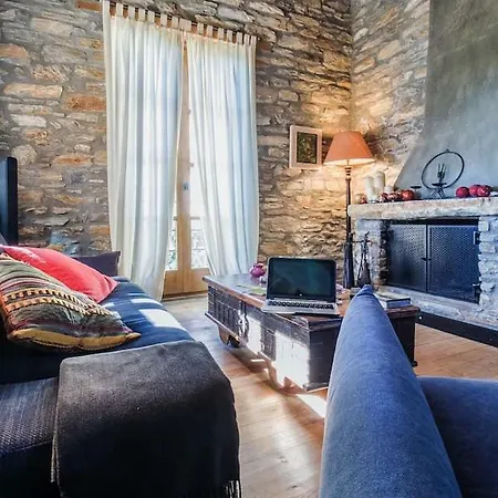 Luxurious Huge House In Pilio With A Pool