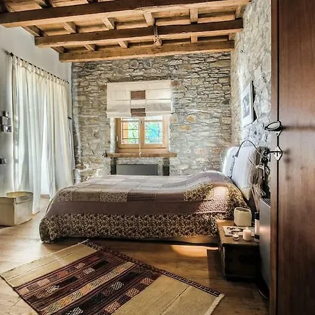 ヴィラ Luxurious Huge House In Pilio With A Pool *